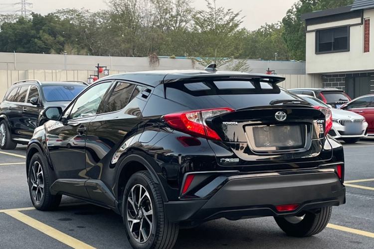 Used Toyota C-HR 2018 2.0L Leading Edition China V-standard Exterior 5