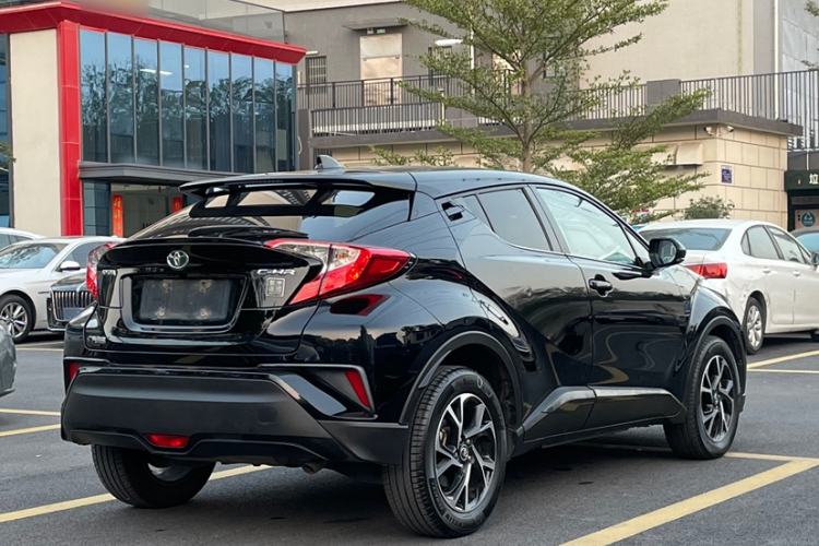 Used Toyota C-HR 2018 2.0L Leading Edition China V-standard Exterior 6