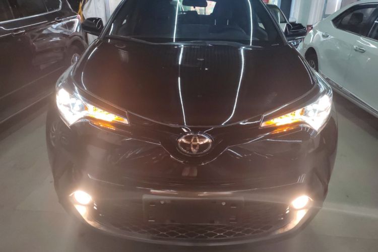 Used Toyota C-HR 2018 2.0L Leading Edition China VI Front