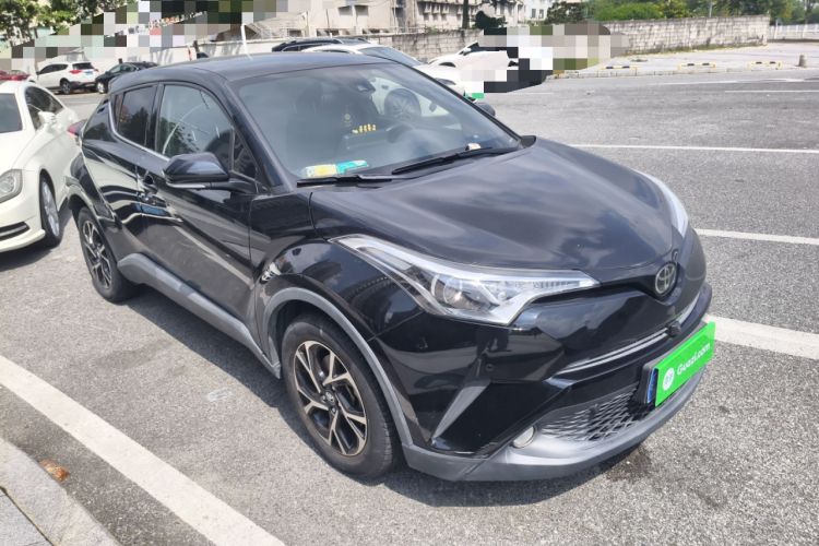 Used Toyota C-HR 2018 2.0L Leading Edition China V-standard Front Right 45 Deg