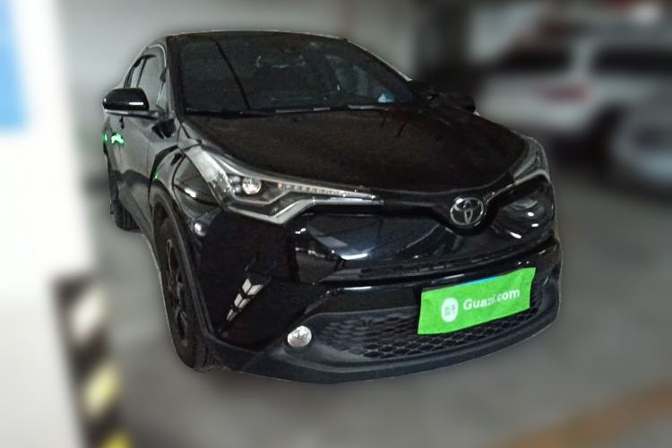 Used Toyota C-HR 2018 2.0L Luxury Sunroof Version China V Emission Standard Front Right 45 Deg