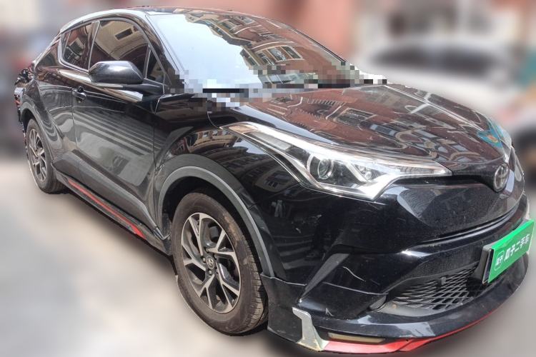 Used Toyota C-HR 2018 2.0L Leading Edition China VI Front Right 45 Deg