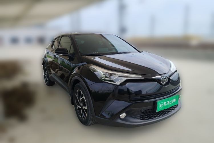 Used Toyota C-HR 2018 2.0L Luxury Sunroof Version China VI Standard Front Right 45 Deg
