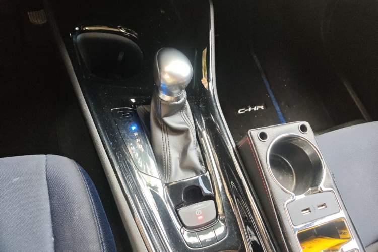 Used Toyota C-HR 2018 2.0L Leading with Sunroof China V Standard Gear Lever
