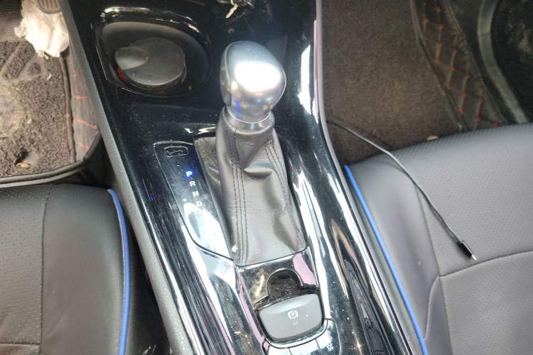 Used Toyota C-HR 2018 2.0L Leading with Sunroof China VI Standard Gear Lever