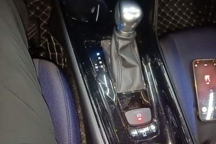 Used Toyota C-HR 2018 2.0L Leading with Sunroof China VI Standard Gear Lever