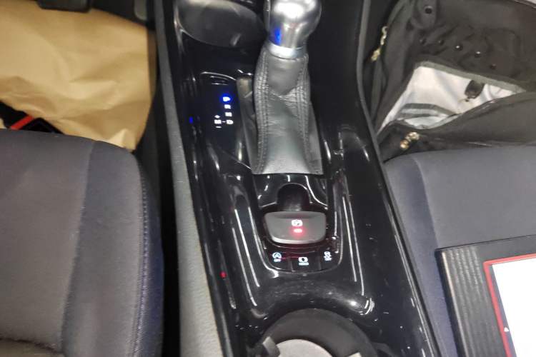Used Toyota C-HR 2018 2.0L Leading Edition China VI Gear Lever