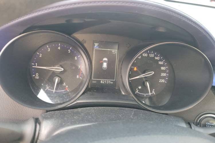 Used Toyota C-HR 2018 2.0L Leading with Sunroof China VI Standard Instrument Cluster