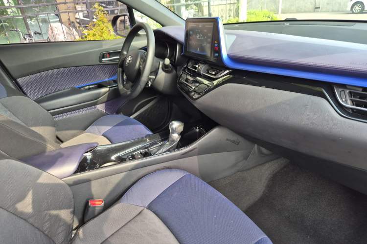 Used Toyota C-HR 2018 2.0L Leading Edition China V-standard Interior 10