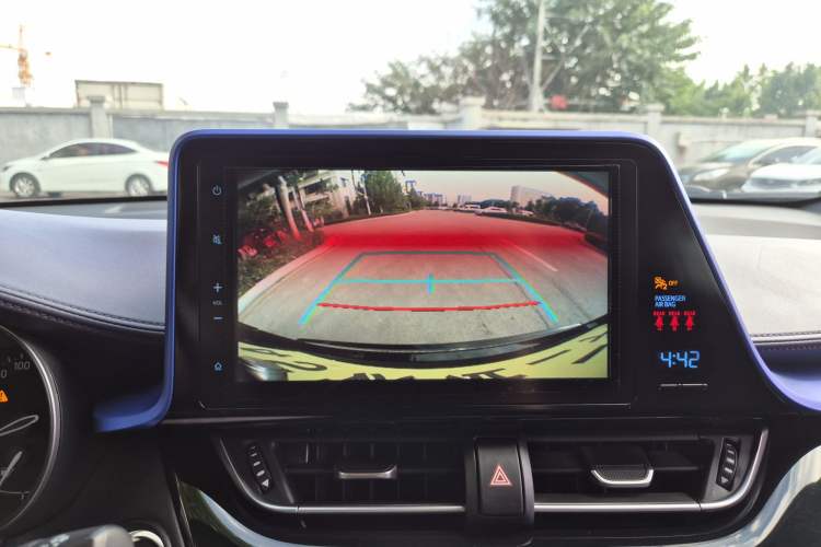 Used Toyota C-HR 2018 2.0L Leading Edition China V-standard Interior 5