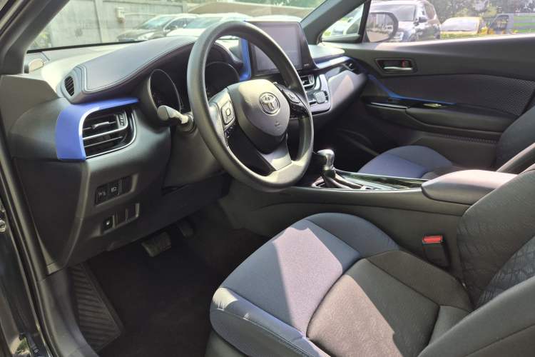 Used Toyota C-HR 2018 2.0L Leading Edition China V-standard Interior 7