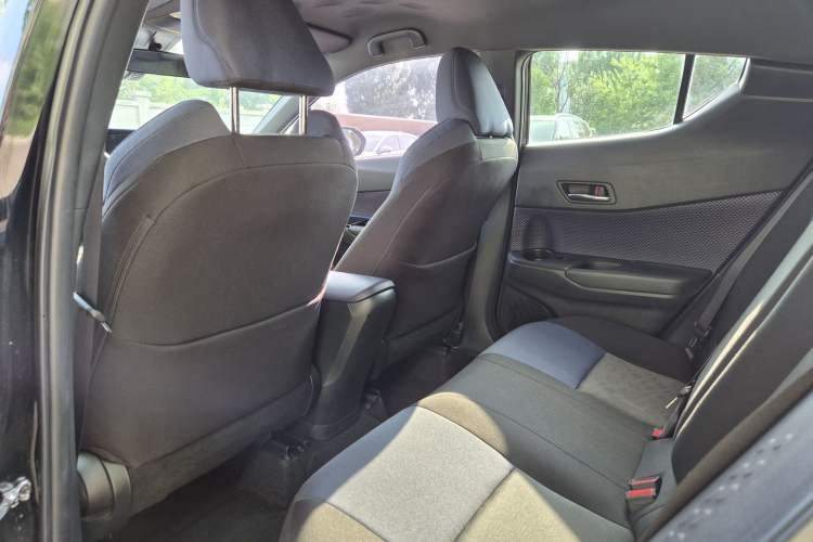 Used Toyota C-HR 2018 2.0L Leading Edition China V-standard Interior 8