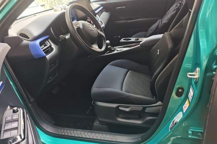 Used Toyota C-HR 2018 2.0L Leading with Sunroof China V Standard Left Front Seat