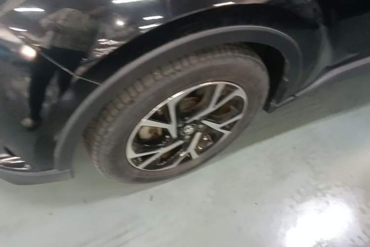 Used Toyota C-HR 2018 2.0L Leading with Sunroof China VI Standard Left Front Wheel Hub