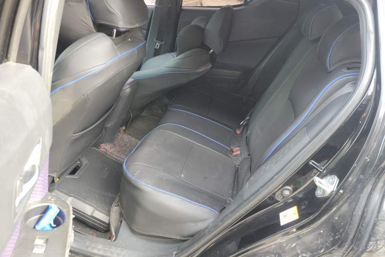 Used Toyota C-HR 2018 2.0L Leading with Sunroof China VI Standard Left Rear Seat