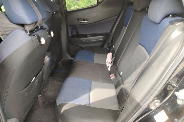 Used Toyota C-HR 2018 2.0L Luxury Sunroof Version China VI Standard Left Rear Seat