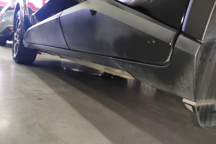Used Toyota C-HR 2018 2.0L Leading Edition China VI Left Side Sill