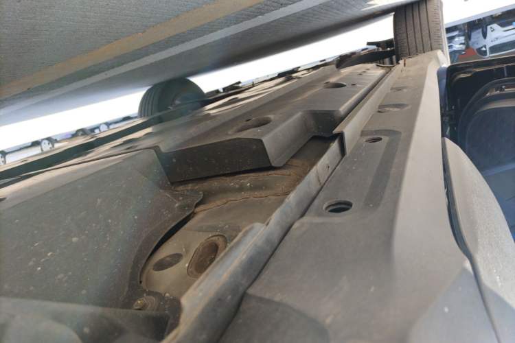 Used Toyota C-HR 2018 2.0L Leading with Sunroof China V Standard Left Side Sill