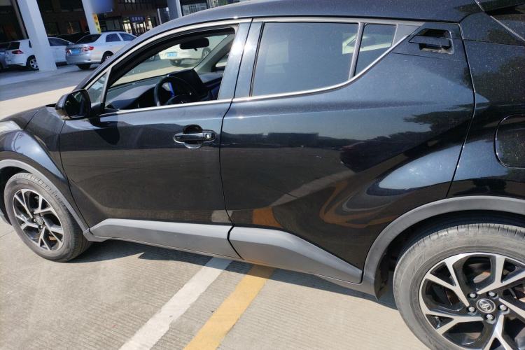 Used Toyota C-HR 2018 2.0L Leading with Sunroof China V Standard Left Side