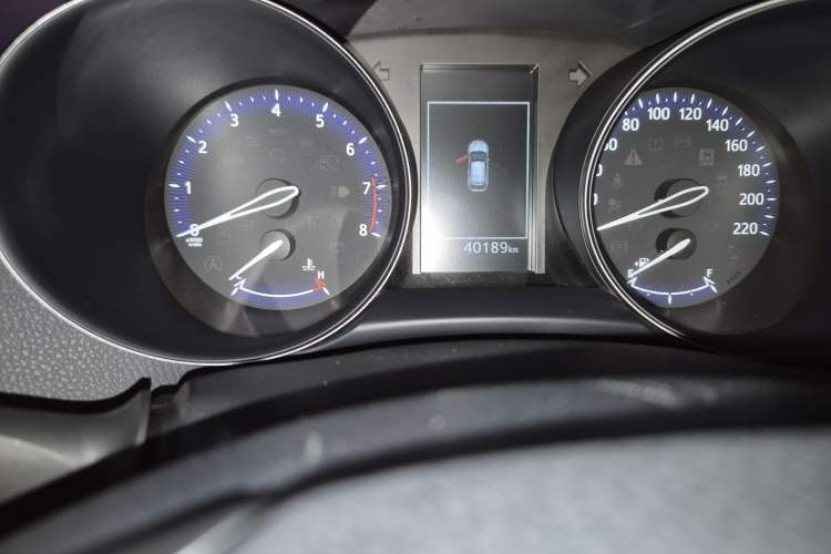 Used Toyota C-HR 2018 2.0L Leading Edition China V-standard Odometer Close Up