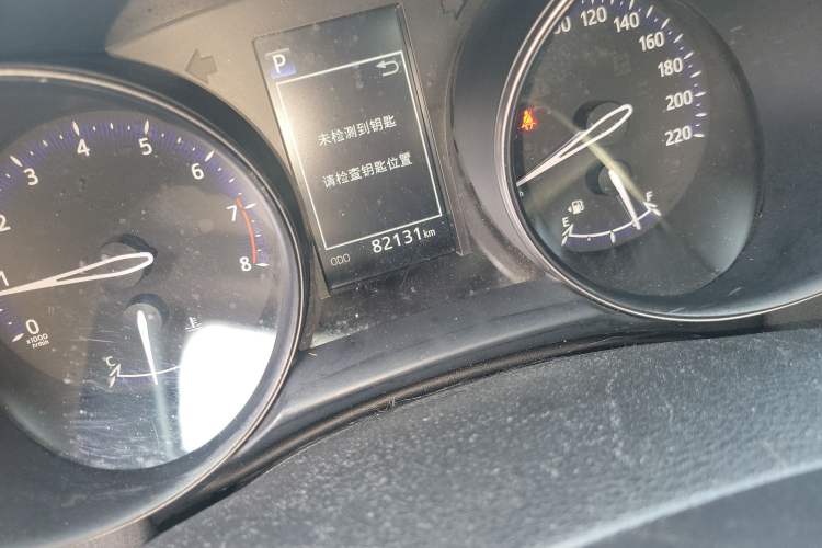 Used Toyota C-HR 2018 2.0L Leading with Sunroof China VI Standard Odometer Close Up