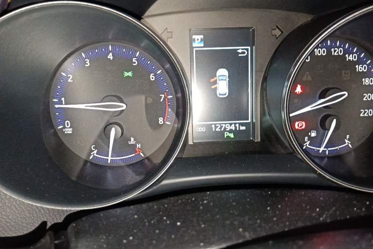 Used Toyota C-HR 2018 2.0L Luxury Sunroof Version China V Emission Standard Odometer Close Up