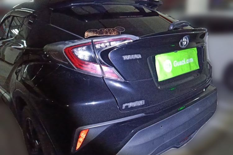 Used Toyota C-HR 2018 2.0L Luxury Sunroof Version China V Emission Standard Rear