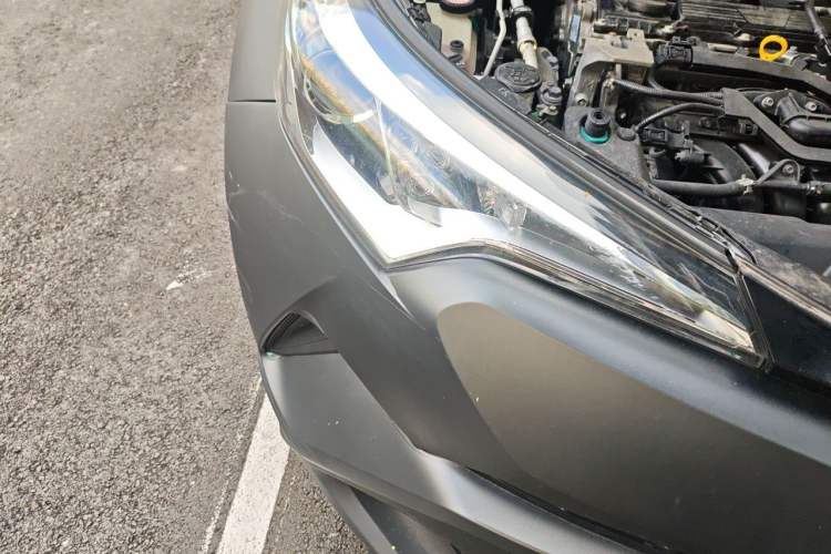Used Toyota C-HR 2018 2.0L Leading with Sunroof China V Standard Right Front Headlight