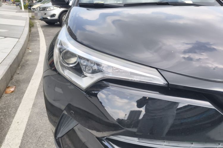 Used Toyota C-HR 2018 2.0L Leading Edition China V-standard Right Front Headlight