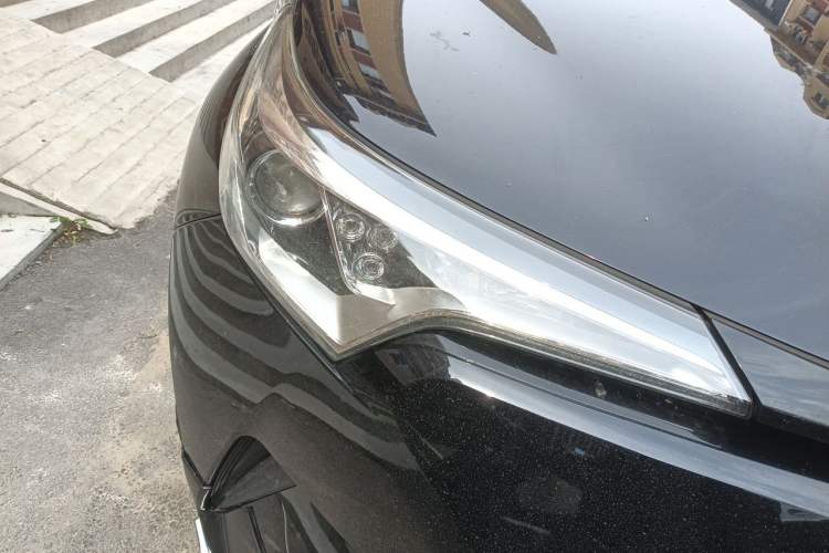 Used Toyota C-HR 2018 2.0L Leading Edition China VI Right Front Headlight