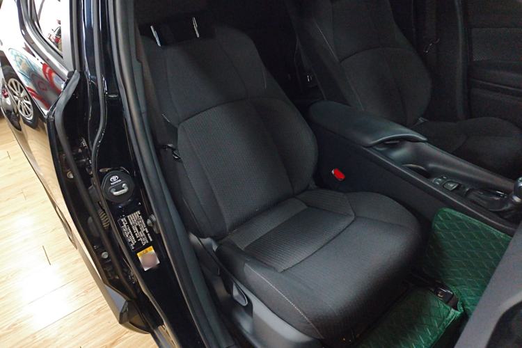 Used Toyota C-HR 2018 2.0L Elite Version China VI Standard Right Front Seat