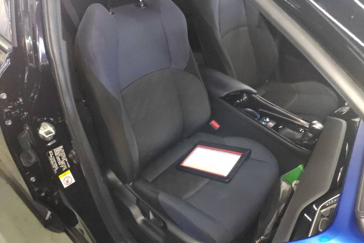 Used Toyota C-HR 2018 2.0L Leading Edition China VI Right Front Seat