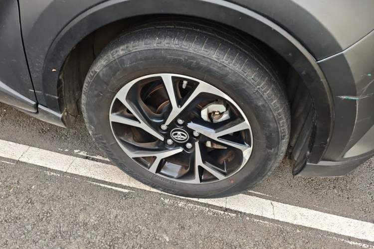 Used Toyota C-HR 2018 2.0L Leading with Sunroof China V Standard Right Front Wheel Hub