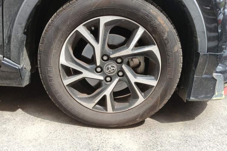 Used Toyota C-HR 2018 2.0L Leading Edition China VI Right Front Wheel Hub