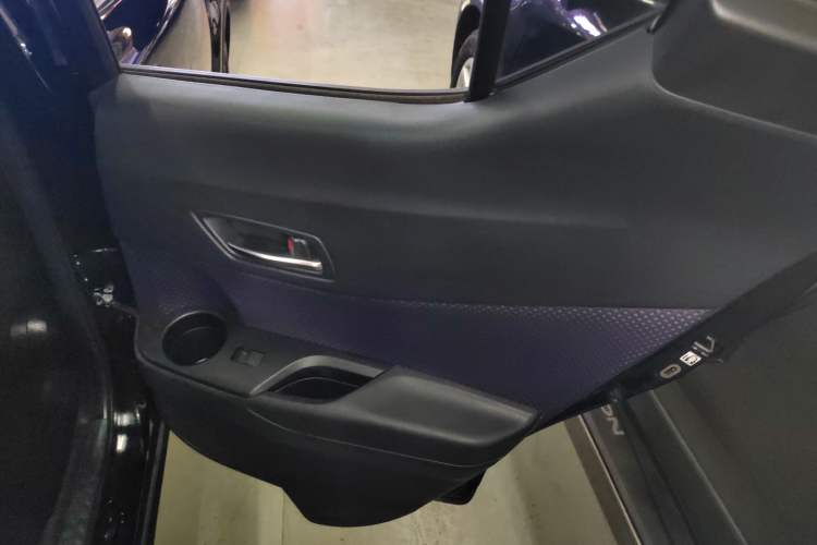 Used Toyota C-HR 2018 2.0L Leading Edition China VI Right Rear Door Interior