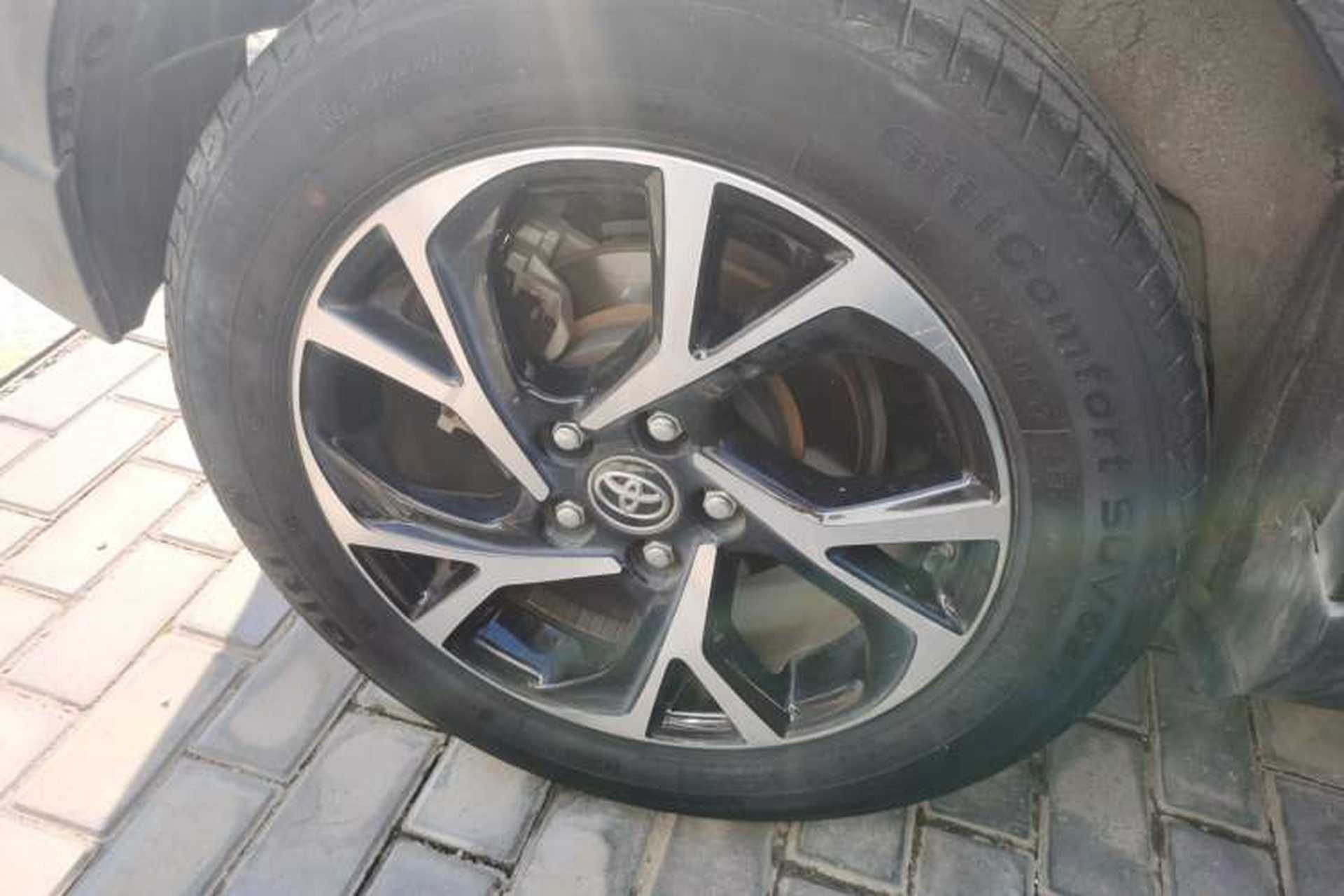 Used Toyota C-HR 2018 2.0L Flagship Version China V Standard Right Rear Wheel Hub