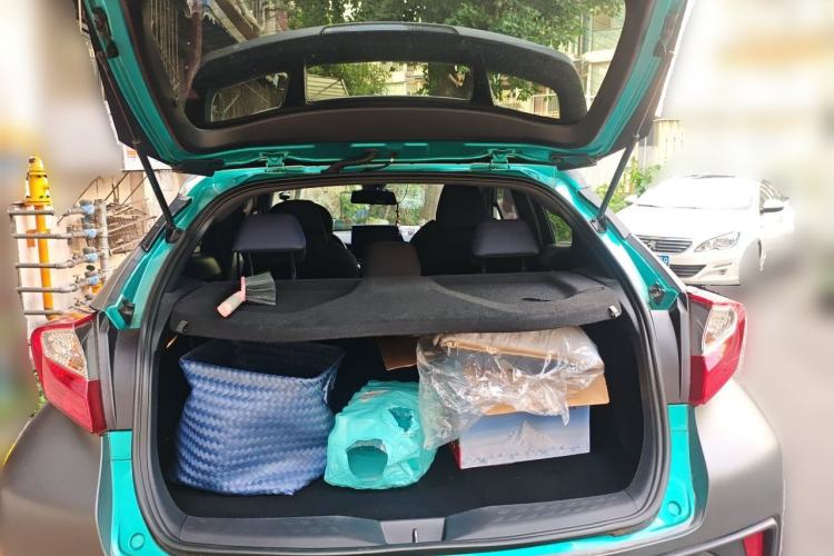 Used Toyota C-HR 2018 2.0L Leading with Sunroof China V Standard Trunk