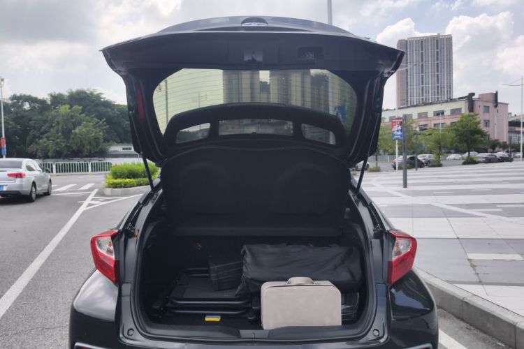 Used Toyota C-HR 2018 2.0L Leading Edition China V-standard Trunk