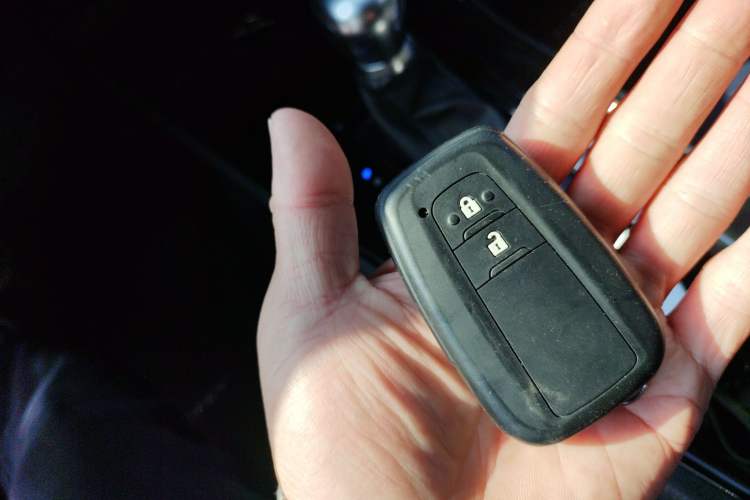 Used Toyota C-HR 2018 2.0L Leading with Sunroof China V Standard Vehicle Key