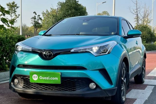 Used Toyota C-HR 2018 2.0L Leading with Sunroof China VI Standard