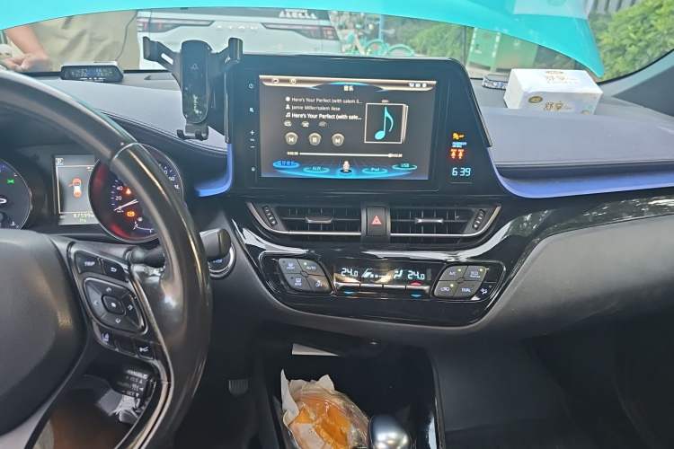 Used Toyota C-HR 2018 2.0L Luxury Edition China V Standard Audio And AC Panel