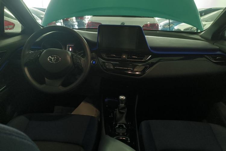 Used Toyota C-HR 2018 2.0L Leading Edition China V-standard Center Console
