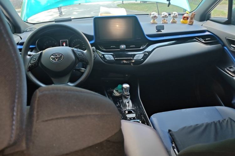 Used Toyota C-HR 2018 2.0L Leading Edition China VI Center Console