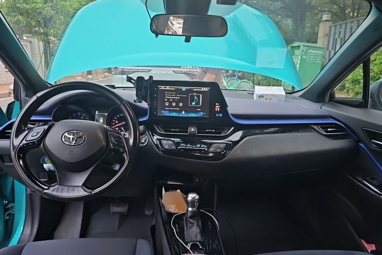 Used Toyota C-HR 2018 2.0L Luxury Edition China V Standard Center Console