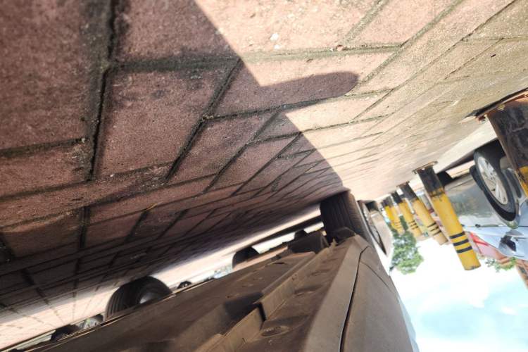 Used Toyota C-HR 2018 2.0L Leading with Sunroof China V Standard Chassis Front Right