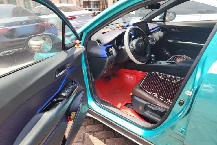 Used Toyota C-HR 2018 2.0L Leading with Sunroof China V Standard Driver Seat