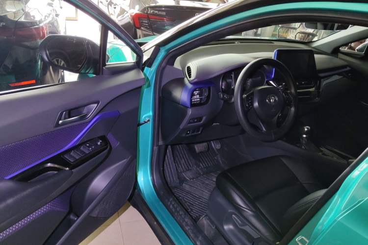 Used Toyota C-HR 2018 2.0L Leading Edition China V-standard Driver Seat