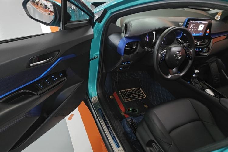 Used Toyota C-HR 2018 2.0L Leading Edition China V-standard Driver Seat