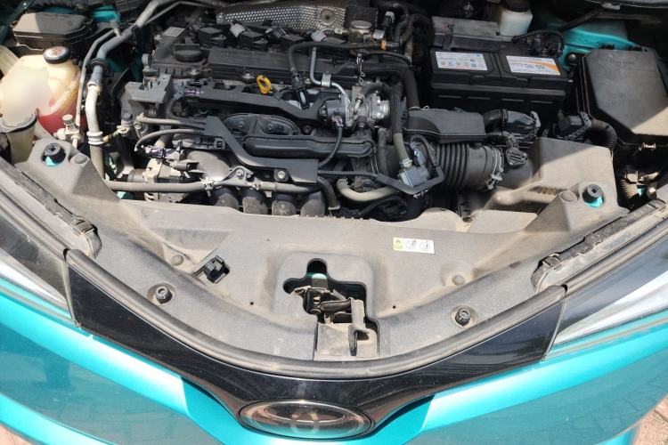 Used Toyota C-HR 2018 2.0L Leading with Sunroof China V Standard Engine Bay