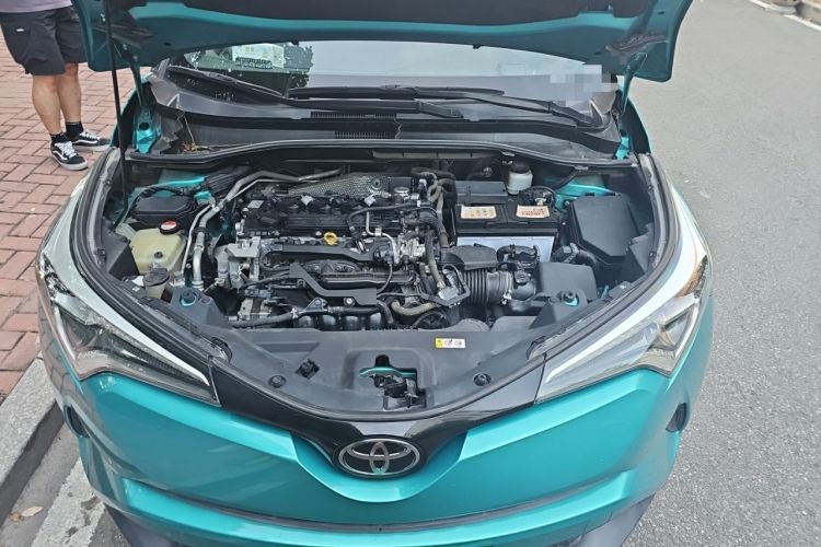 Used Toyota C-HR 2018 2.0L Luxury Edition China V Standard Engine Bay